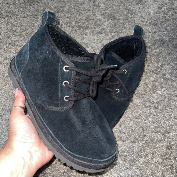 UGG Women's Neumel Boot Sz 7 - Picture 1 of 9